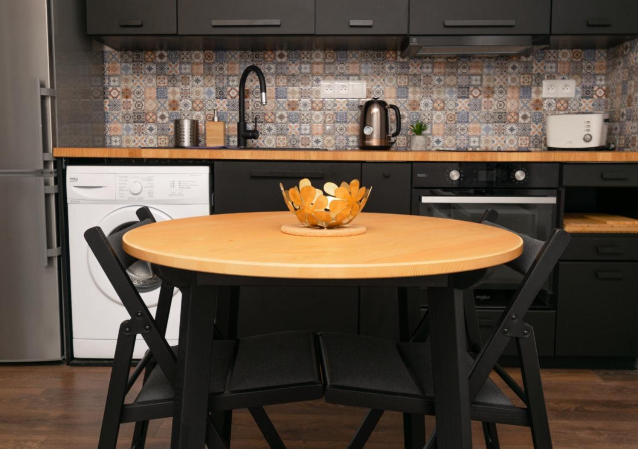 Stadium Apartment Братислава Экстерьер фото